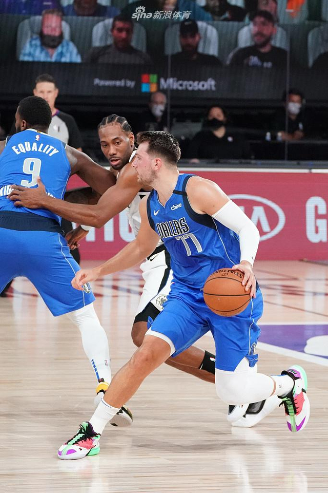 巴萨在中场 巴萨在中场